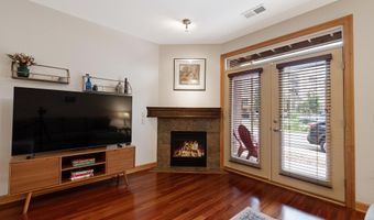 8253 Mayo Dr 103, Madison, WI 53719