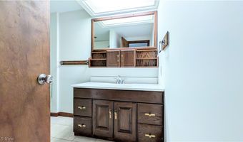 1305 Garrison Rd, Ashtabula, OH 44004