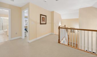 13 Stonegate Cir, Cheshire, CT 06410