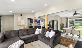 210 E GREENFIELD Ave, Algoma, WI 54201