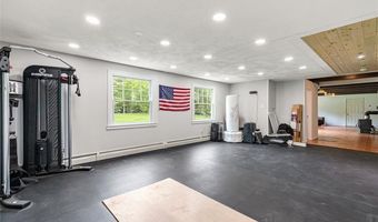 80 Woodbridge Dr, East Greenwich, RI 02818
