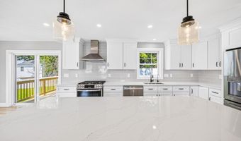 8 Country Ln, Billerica, MA 01821