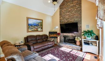 283 Creekside Dr, Arnoldsville, GA 30619