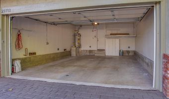 29712 Strawberry Hill Dr, Agoura Hills, CA 91301
