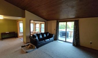 28 Cedar Ln, Cambridge, VT 05464