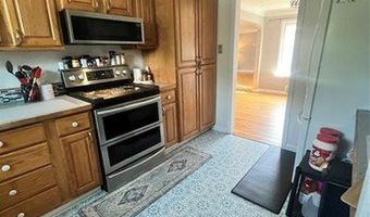 7208 Rosedale Blvd, Allen Park, MI 48101