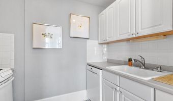 271 Dartmouth St 4H, Boston, MA 02116