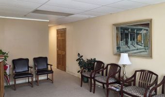 22 W 8th St, Anderson, IN 46016