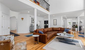 19 Cassandra Ln, North Kingstown, RI 02852