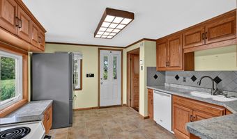 1103 S Darling Dr NW, Alexandria, MN 56308
