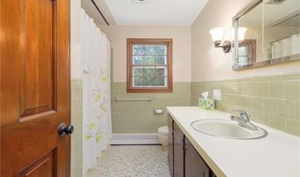 350 Essex Rd, North Kingstown, RI 02852