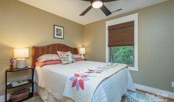 71 McLain St, Asheville, NC 28803