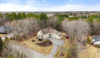 43 Darling Parke Dr, Bangor, ME 04401