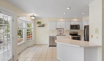 7441 HEATHERFIELD Ln, Alexandria, VA 22315