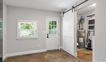 3839 Woodleaf Rd, Charlotte, NC 28205