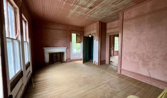 207 N 5th St, Aurora, NC 27806
