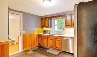 9 Roberta Dr, Barrington, RI 02806