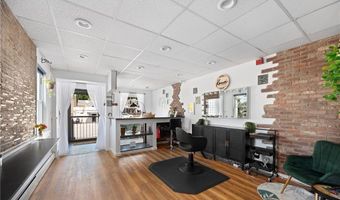 15 Thomas St, North Providence, RI 02911