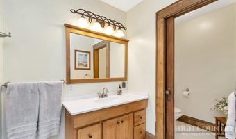 140 Library Ln, Banner Elk, NC 28604