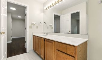 200 Pine Brg, Alpharetta, GA 30022