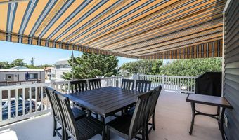 214 Iroquois Ave, Beach Haven, NJ 08008