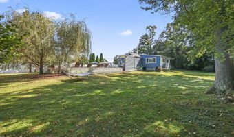 28 W Park Ave, Belford, NJ 07718
