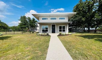 2075 County Road 2585, Alvord, TX 76225