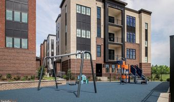 22143 MIDMOORE Dr, Ashburn, VA 20148