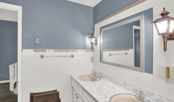 826 Yorkshire Rd, Anderson, IN 46012