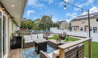 808 Sunset Rd, Beachwood, NJ 08722