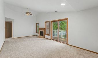 1953 N Coldspring Rd, Arlington Heights, IL 60004