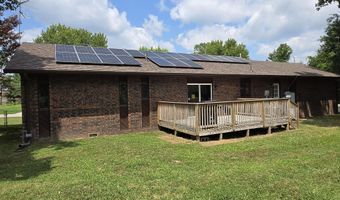806 E Springfield St, Aurora, MO 65605