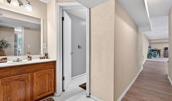 1329 Oakdale Dr, Bartlesville, OK 74006