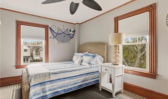 23 Clinton St, Newport, RI 02840