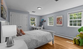 75 Walnut Dr, East Greenwich, RI 02818
