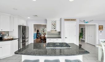20 Dune Dr, Bayville, NJ 08721