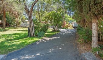 10880 Hess Dr, La Mesa, CA 91941