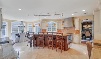 10 Stone Meadow Ln, Airmont, NY 10901