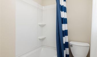9 Chestnut Hill Rd B, Middletown, RI 02842