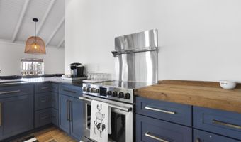 11046 New York St, Bay St. Louis, MS 39520