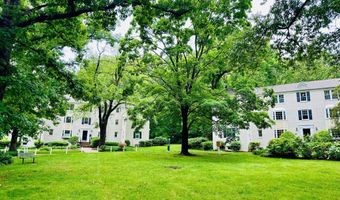 706 S ARLINGTON MILL Dr 18302, Arlington, VA 22204