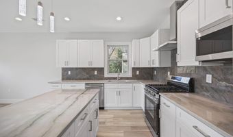 175 Brennan Concourse, Bayville, NJ 08721