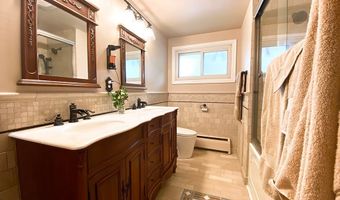 693 Edgewater Dr, Amherst, NY 14228