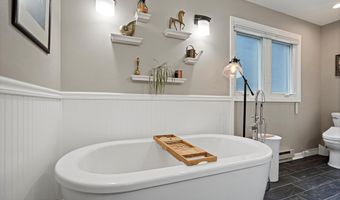 6150 Collins Cir, Anchorage, AK 99502