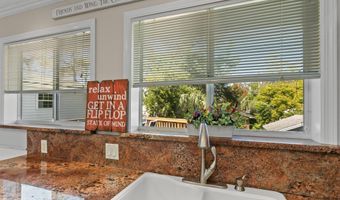 310 MAGNOLIA St, Atlantic Beach, FL 32233