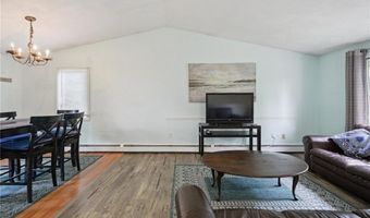 35 Old Town Trl, Narragansett, RI 02882