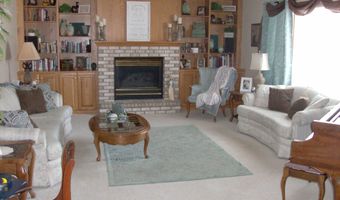 1899 Eisenhower Cir, Aberdeen, SD 57401