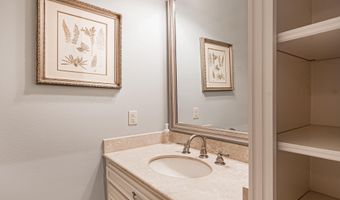 17744 Pecan Shadows Dr, Baton Rouge, LA 70810