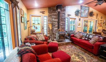 1379 Sandusky Rd, Albany, OH 45710