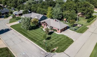 102 N Finch Ct, Andale, KS 67001